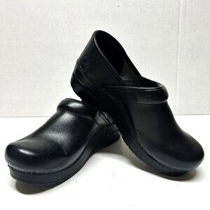 Dansko wide black clog size 38W